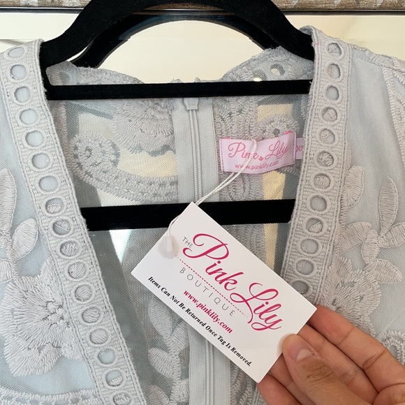 Pink Lily Crossing Paths Lace Maci Grey Romper NWT - Picture 5 of 12